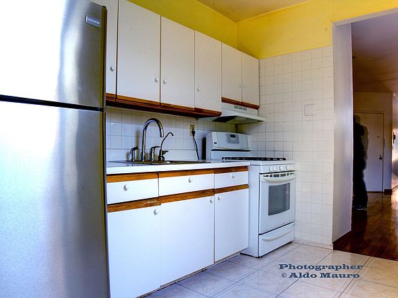 3rd image of 214 W 105th St APT 5A