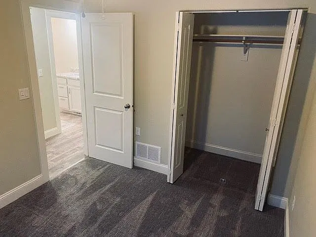 3 bed, 1100 sqft, $2,000 — Photo 3