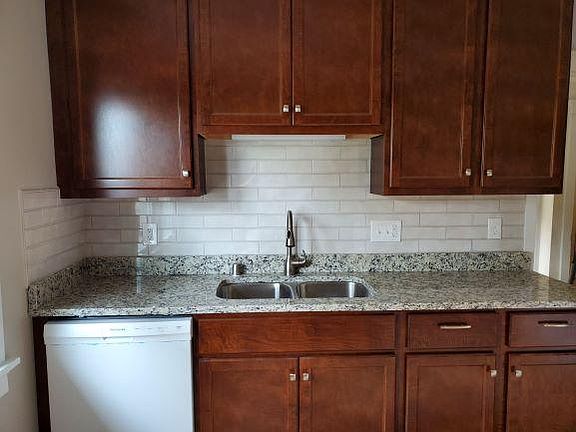 3rd image of 3910 N Maryland Ave
