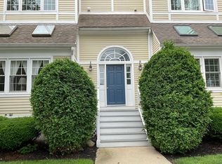 3 Munroe St #3, Newburyport, MA 01950
