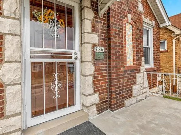 736 Cumberland Dr, Saint Louis, MO 63125