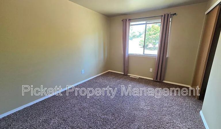1367 NW Rockford Cir — Photo 13