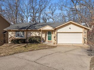 462 Oak Hill Dr, Lake Saint Louis, MO 63367