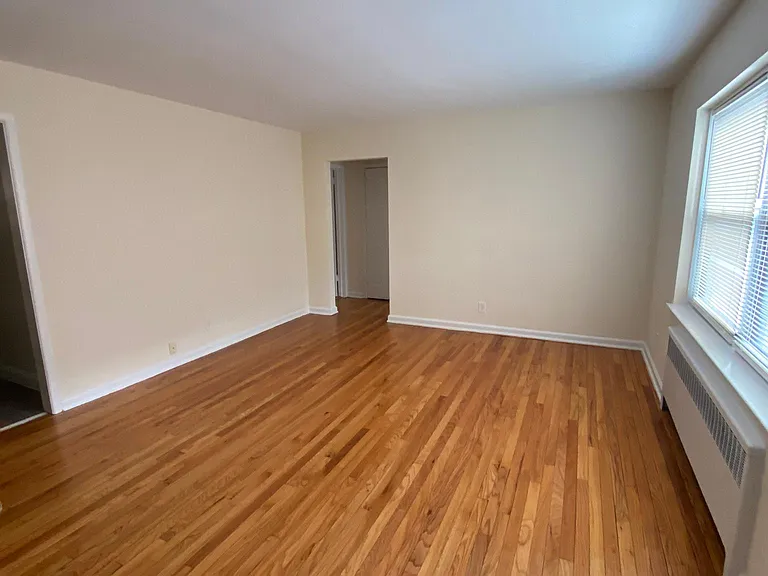 676 Cedar Ln — Photo 4