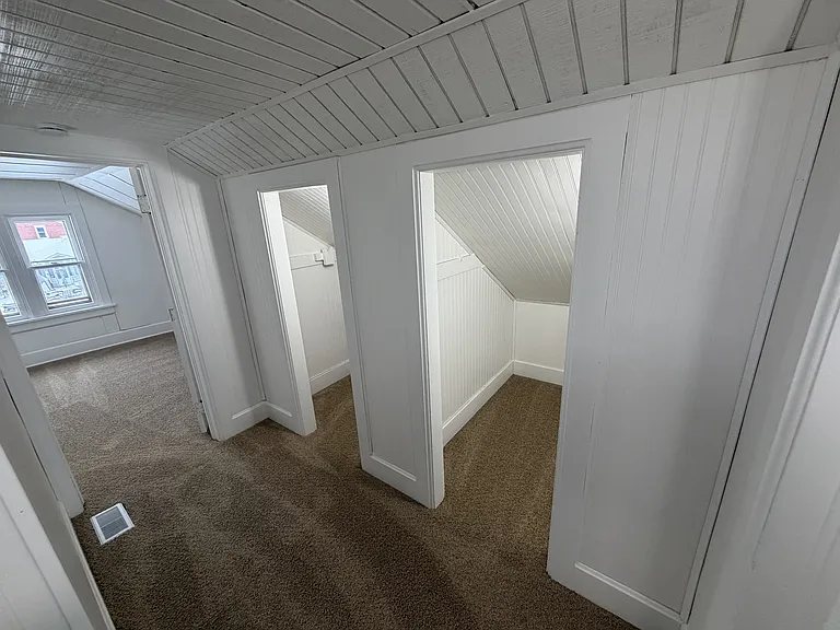 121 E Melvin Ave — Photo 24