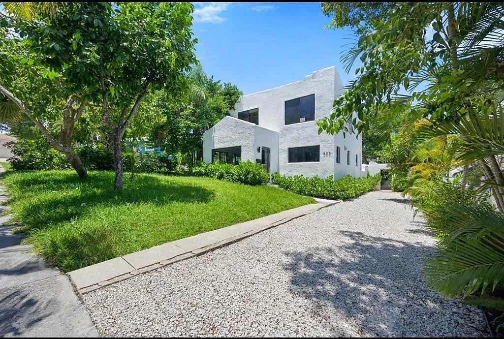 3 bed, 3.5 bath, 1837 sqft, $4,999 — Photo 1