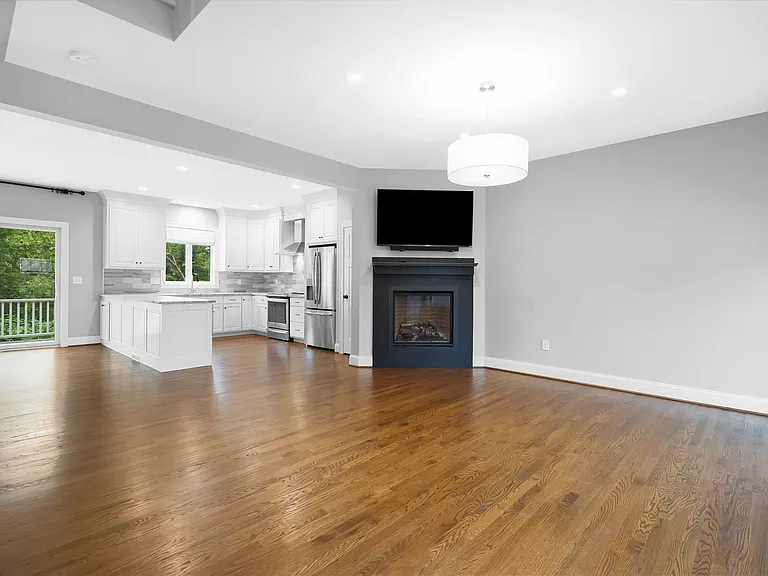 204 Mountain Rd #F — Photo 5