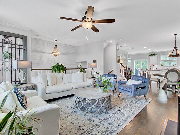 3rd image of 1550 Moss Spring Rd