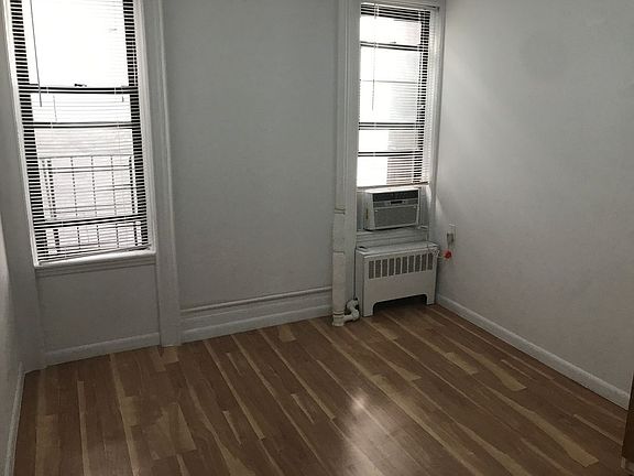 3rd image of 17 Catherine St APT 11