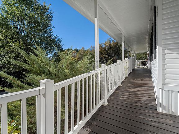 5th image of 42 Longview Ct