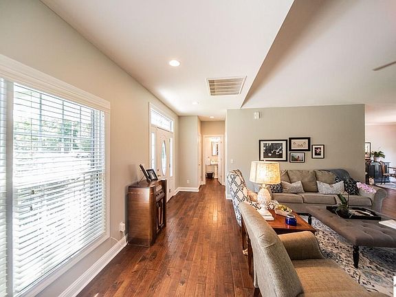 4th image of 2425 Johnna Ln
