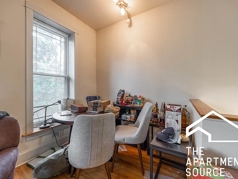 1935 N Wood St #2 — Photo 5