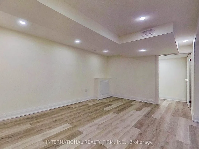 85 Churchill Ave — Photo 32