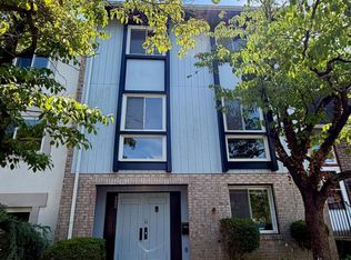 9506 Miranda Ct, Fairfax, VA 22031