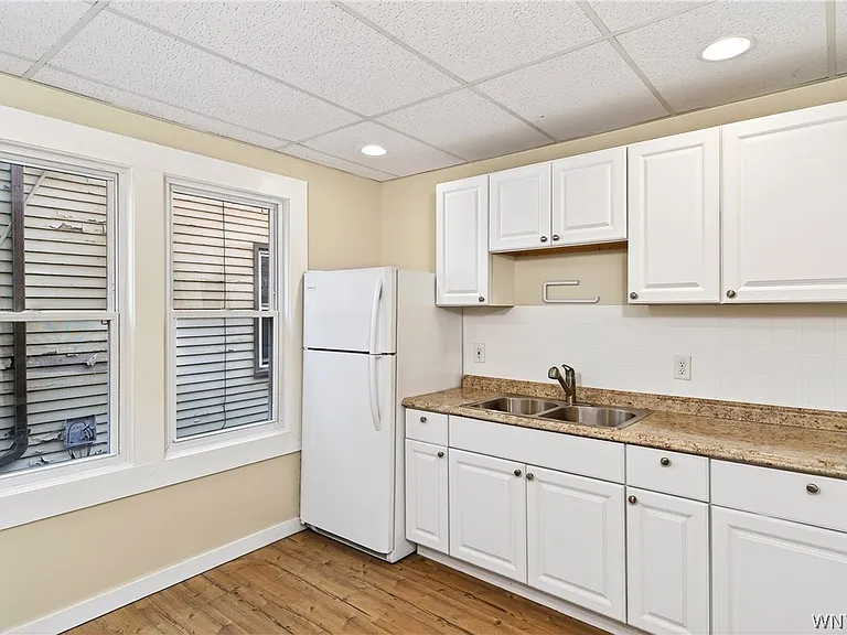 76 Vernon Pl #LOWER — Photo 8