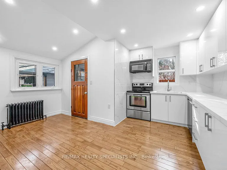 1035 Briar Hill Ave #MAIN 2ND — Photo 3