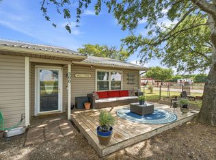 300 W Locust St, Leonard, TX 75452