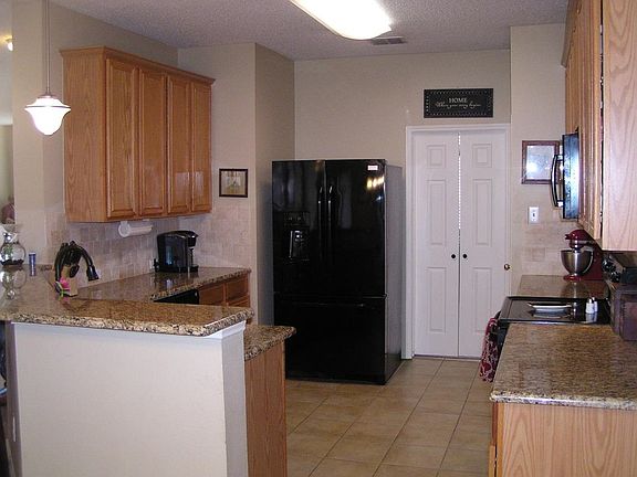 3rd image of 4021 Steepleridge Dr