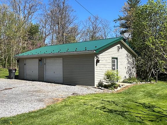4th image of 2290 Purdue Mountain Rd