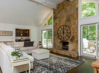 1560 Summerset Dr, Dunwoody, GA 30338