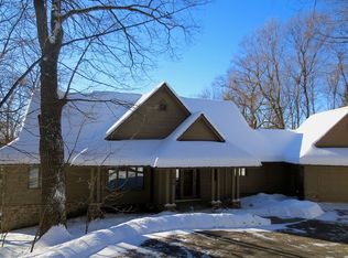 5610 Covington Rd, Shorewood, MN 55331