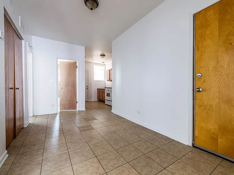 447 N Austin Blvd — Photo 20