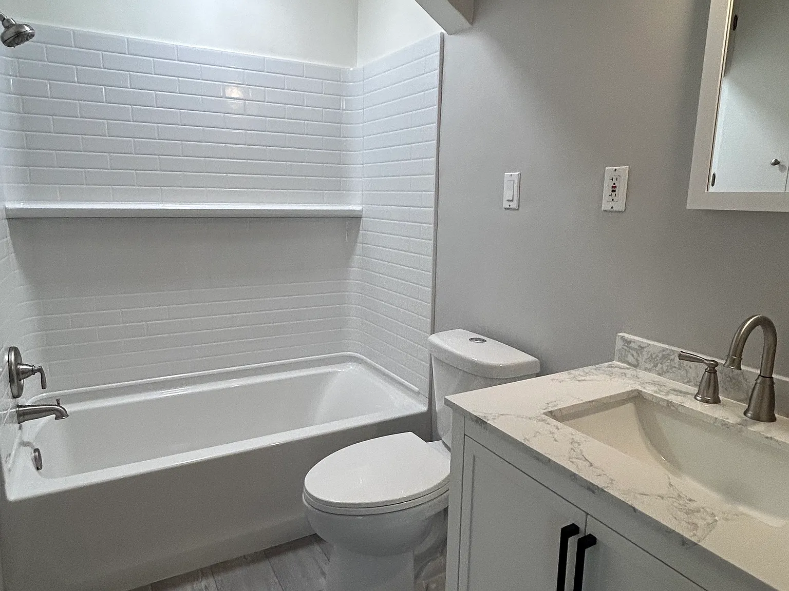 2 bed, 1400 sqft, $2,200 — Photo 4