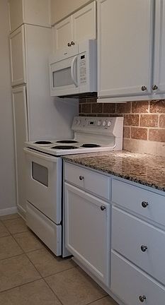 5th image of 8702 Village Dr
