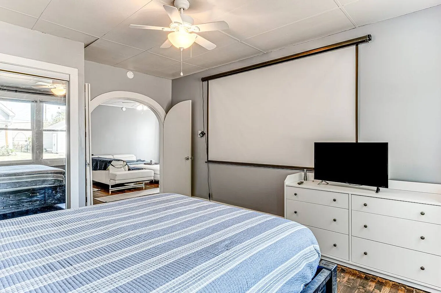 2 bed, 1.0 bath, 1679 sqft, $1,321 — Photo 4
