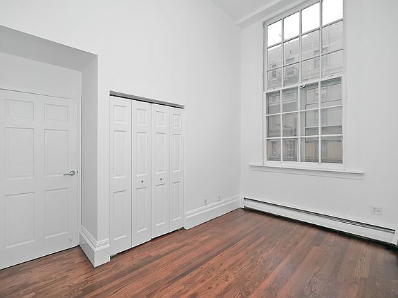 4th image of 327 Saint Nicholas Ave APT 3L