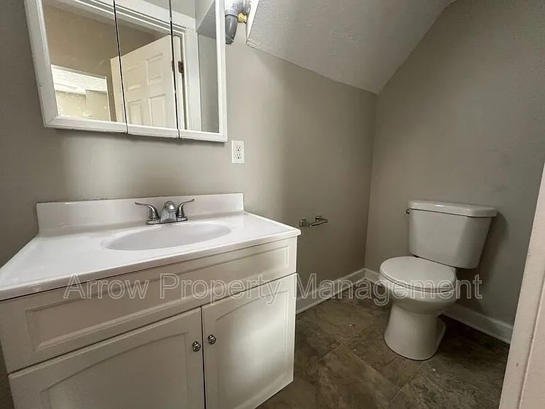 724 N 30th St — Photo 7