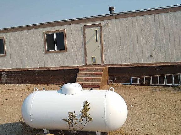 3rd image of 465 N Grandpa Ln