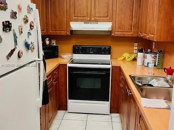 1810 W 56th St APT 3315, Hialeah, FL 33012