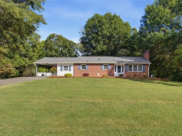 4412 Vienna Dozier Rd, Pfafftown, NC 27040