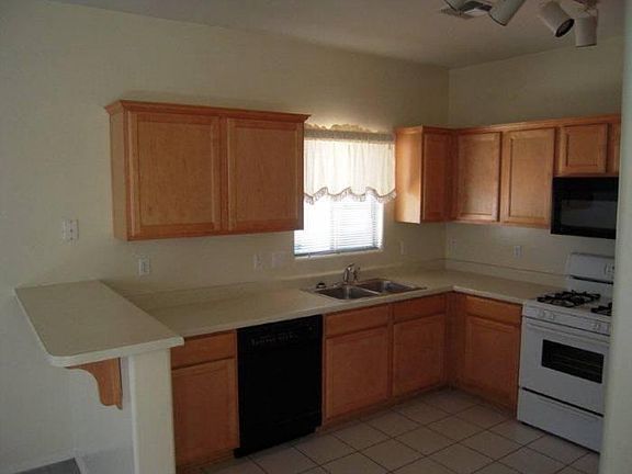 4th image of 3527 E Drexel Manor Sv