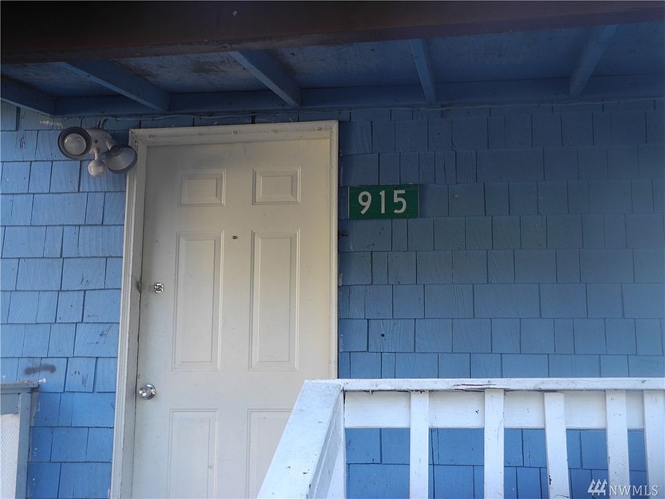 2nd image of 915 E Market St