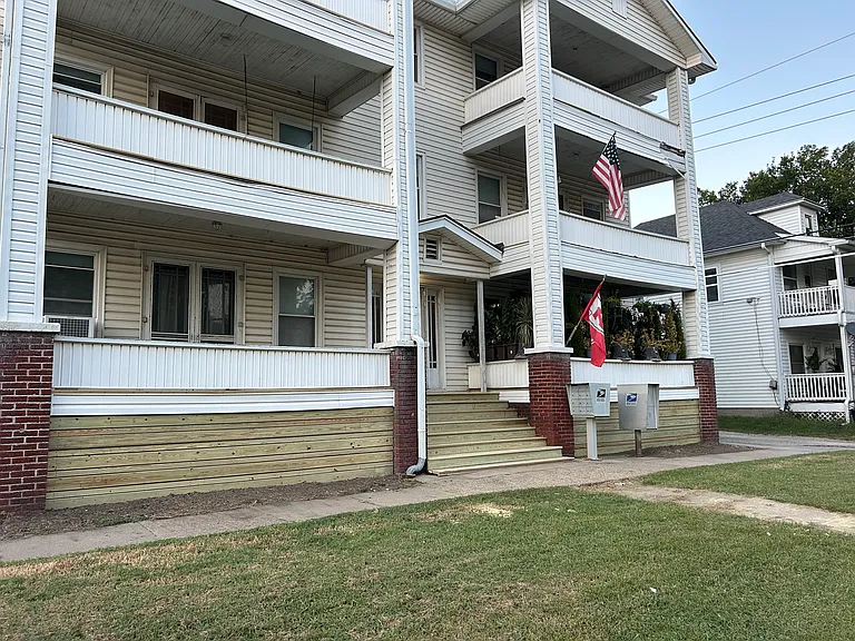 620 W 4th Ave #6 — Photo 9