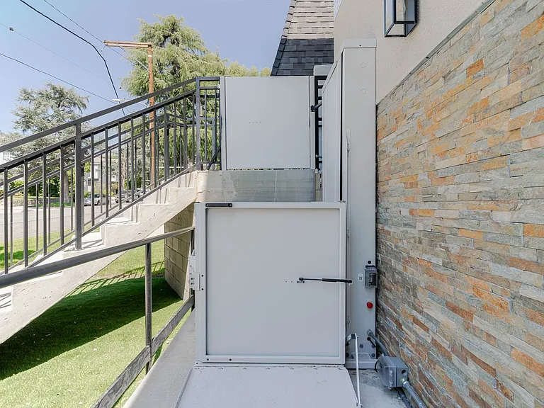 1961 Waltonia Dr #103 — Photo 22