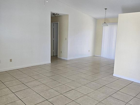 2nd image of 324 NW Hogan Street