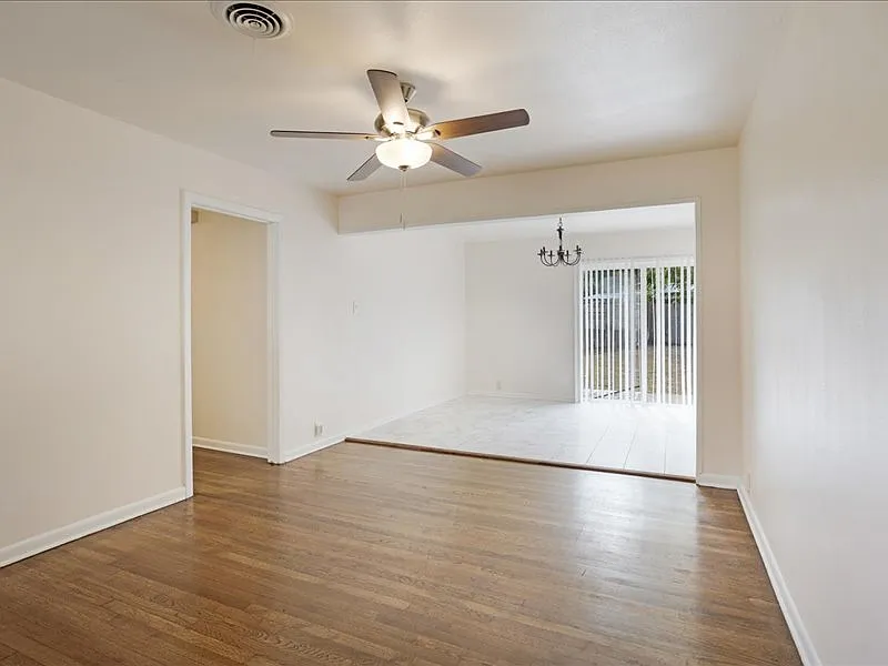 1924 Jones Circle - 1 — Photo 4
