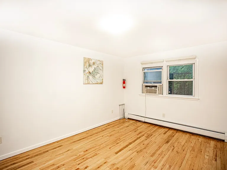 391 Manila Ave #3 — Photo 8