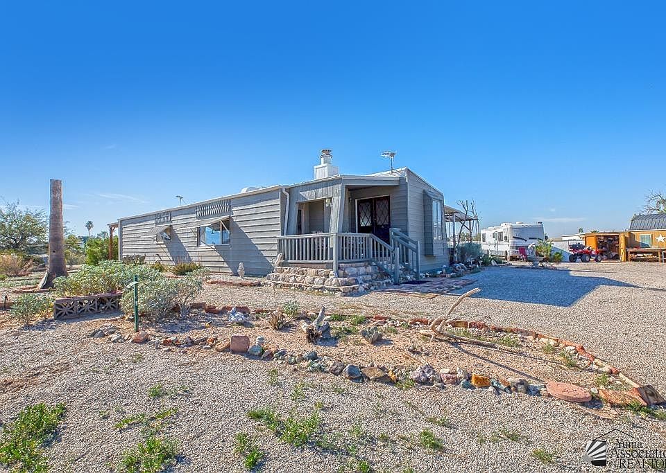 1st image of 13899 E Warren Dr
