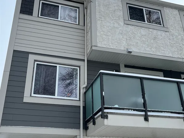 322 Willow Ct NW, Edmonton, AB T5T 2K7