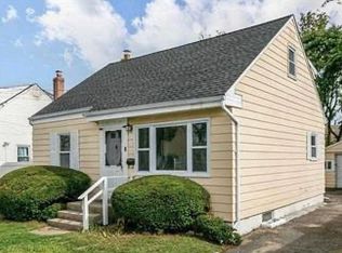 312 Maple Ct, Copiague, NY 11726