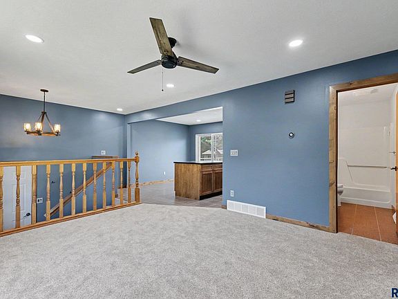 4th image of 5413 W Missouri St