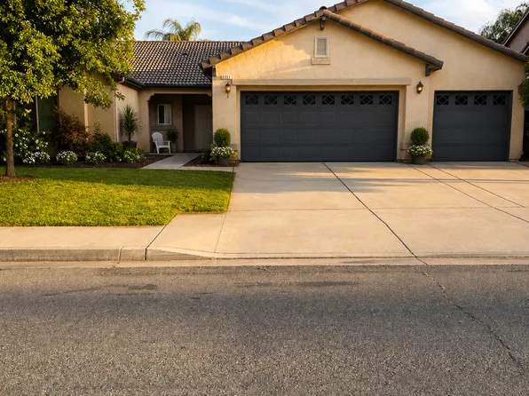 2331 E Lewis Ct, Fowler, CA 93625