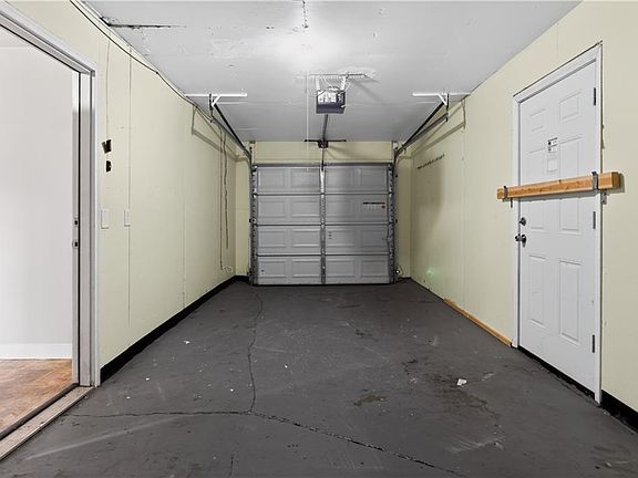 4th image of 11220 Marsh Ave
