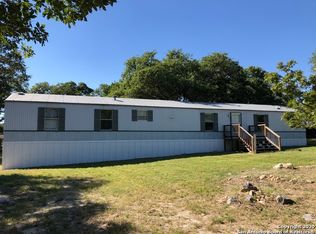 207 Hickory Hill Dr, La Vernia, TX 78121