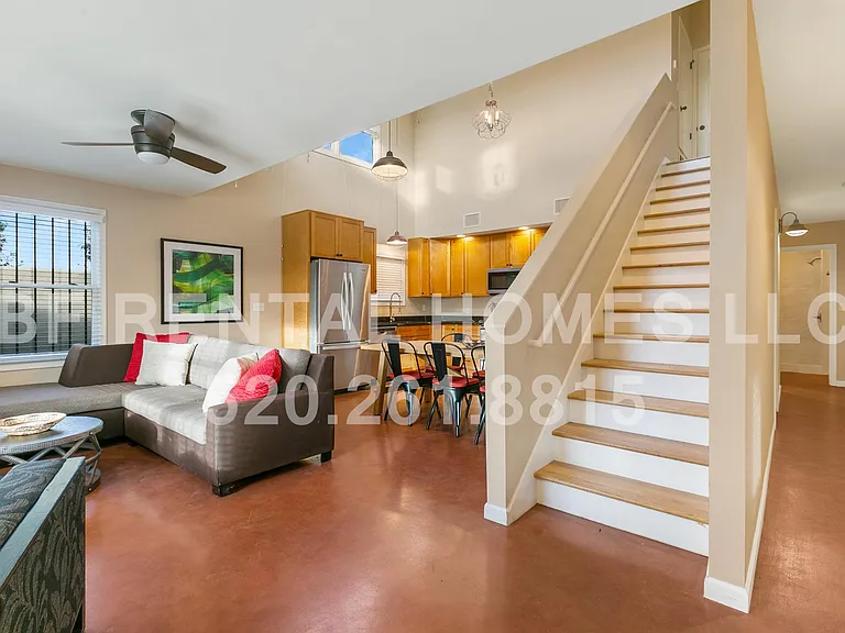 1040 N Arizona Ave — Photo 5