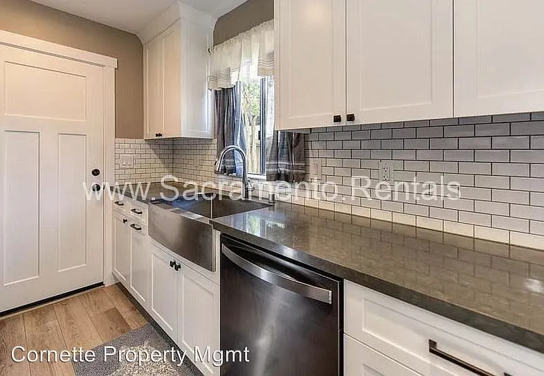 615 Lassen Way photo 1